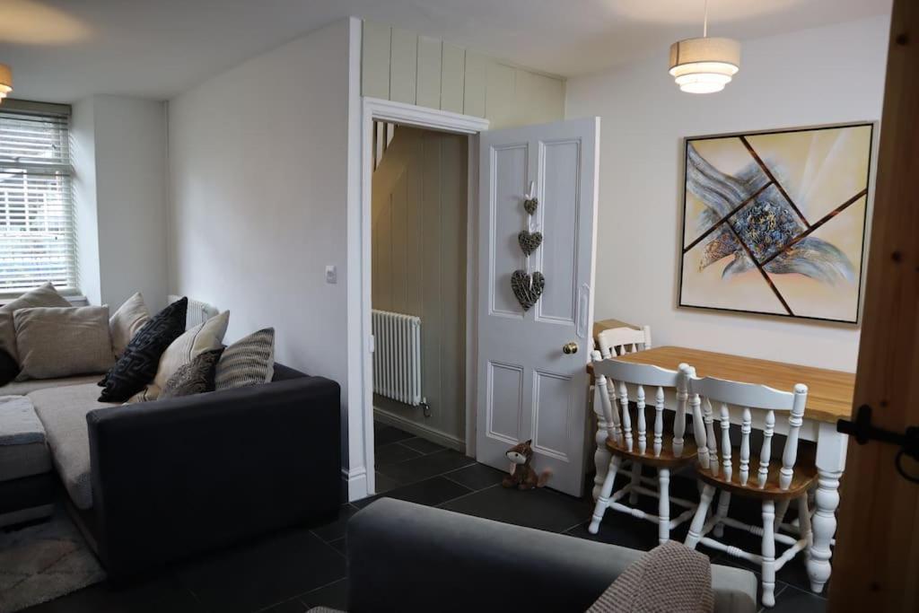 Dol Bach - Your Homely Welsh Cottage In The Heart Of Snowdonia Blaenau Ffestiniog Exterior photo